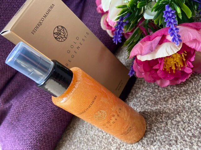 Shimmering body oil 